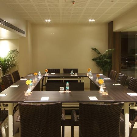 The Maharaja Business Hotel Mumbai Exterior foto
